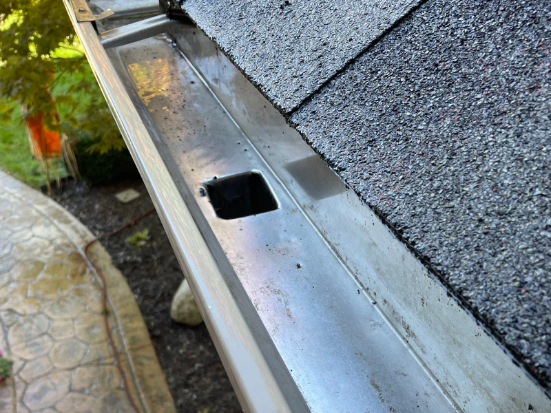 gutter cleaned in a house washington mi